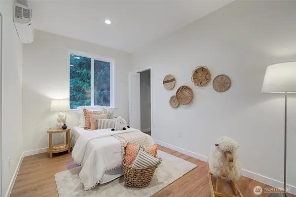 $2,259,000 | 7008 Linden Avenue North, Seattle, WA 98103