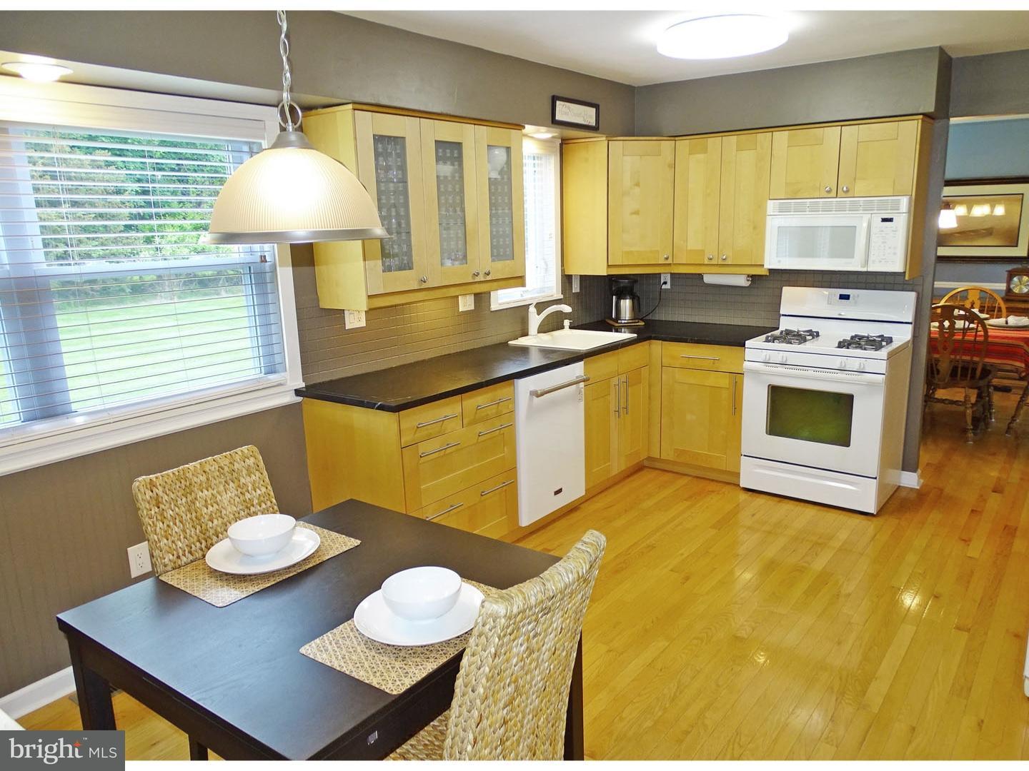 85 Basil Road Langhorne, PA 19047 - Photo 5 of 24 Kitchen