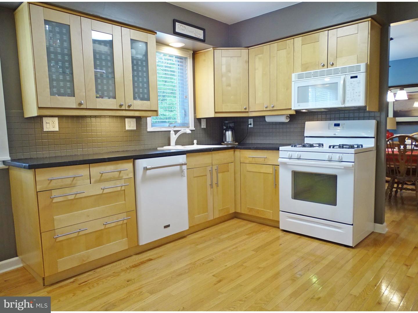 85 Basil Road Langhorne, PA 19047 - Photo 6 of 24 Kitchen
