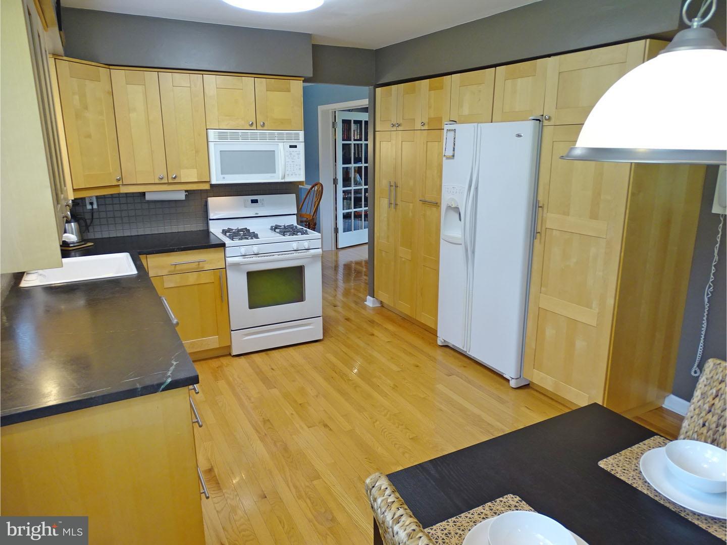 85 Basil Road Langhorne, PA 19047 - Photo 7 of 24 Kitchen