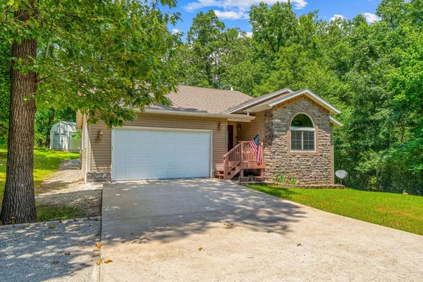 $288,000 | 450 Hobart Drive, Forsyth, MO 65653