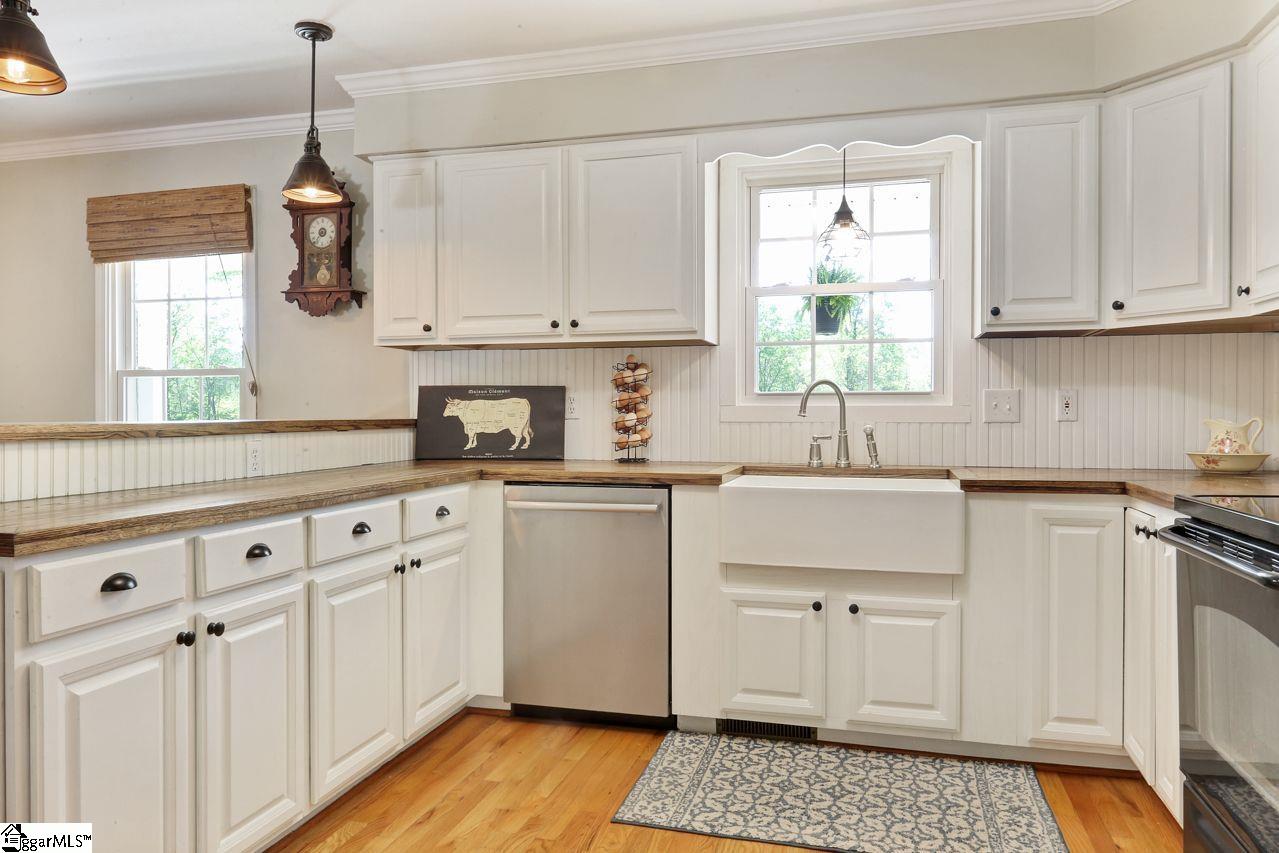 4682 Howe Road Landrum, SC 29356 - Photo 11 of 31