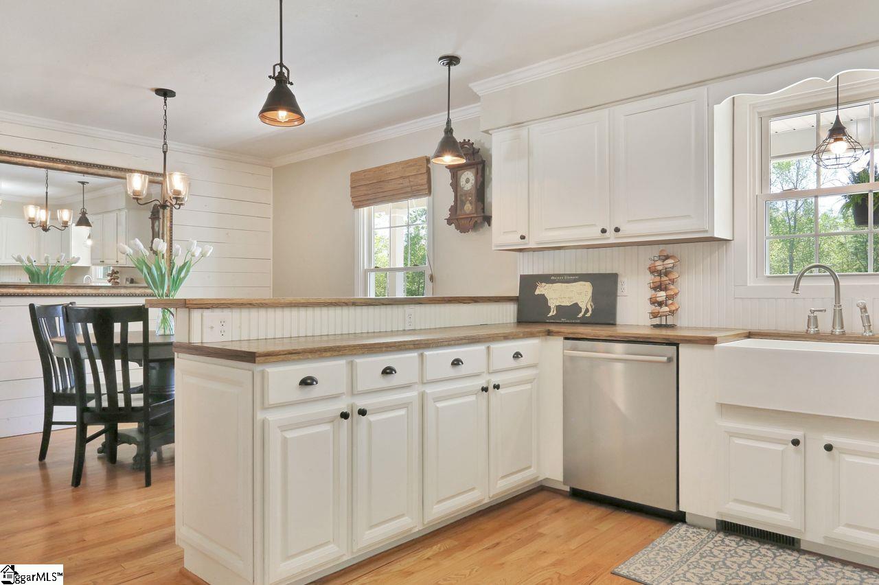 4682 Howe Road Landrum, SC 29356 - Photo 12 of 31