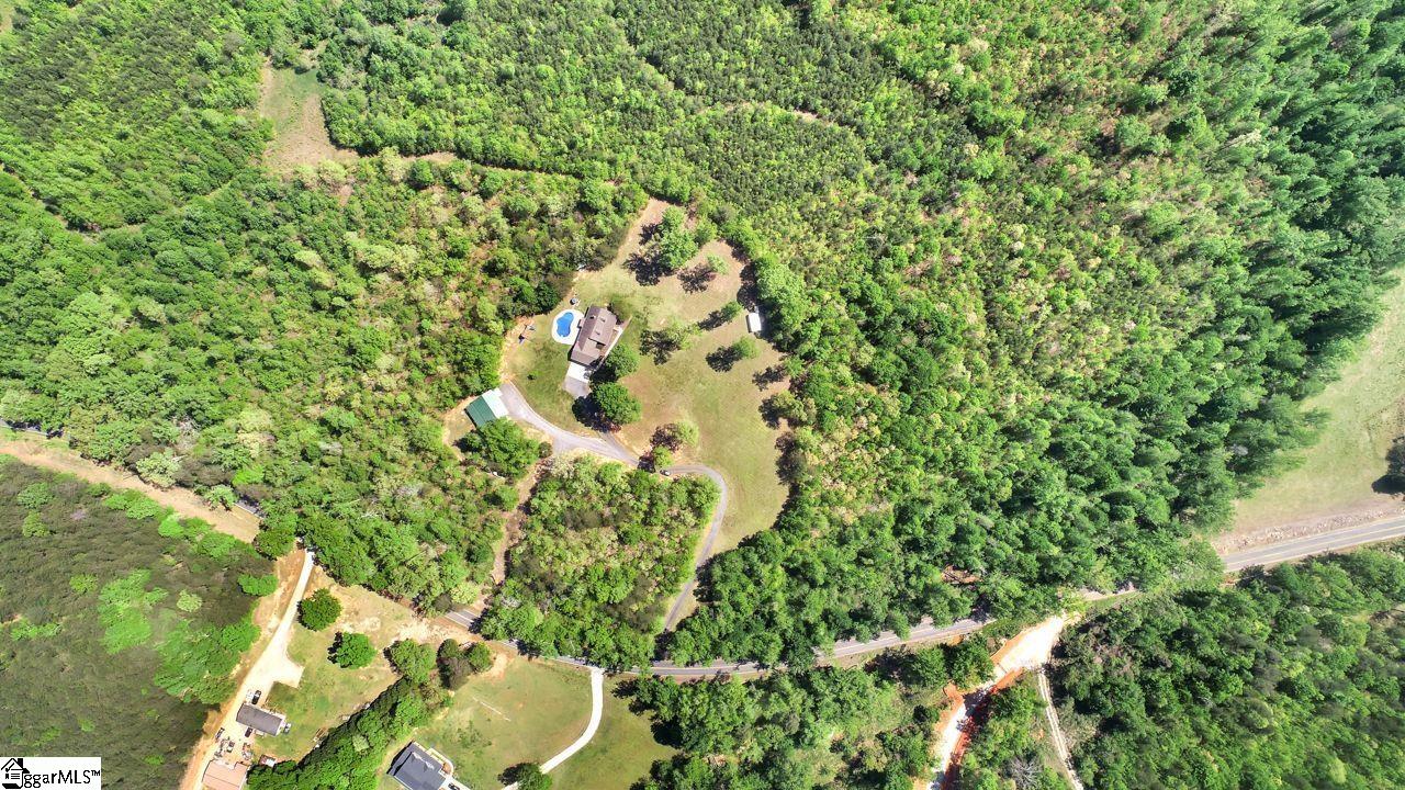 4682 Howe Road Landrum, SC 29356 - Photo 4 of 31
