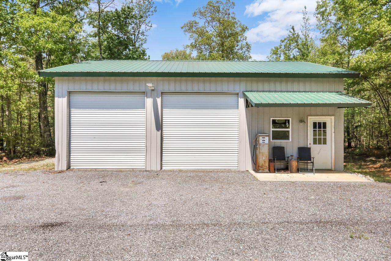 4682 Howe Road Landrum, SC 29356 - Photo 6 of 31