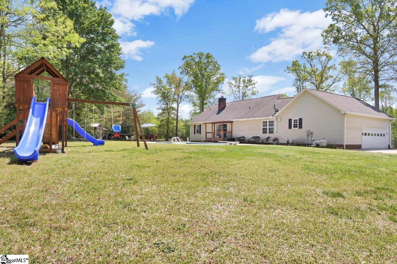 4682 Howe Road Landrum, SC 29356 - Photo 7 of 31