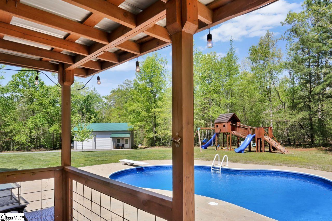 4682 Howe Road Landrum, SC 29356 - Photo 10 of 31