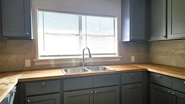 $1,900 | 1202 Dyer Avenue, Rosenberg, TX 77471