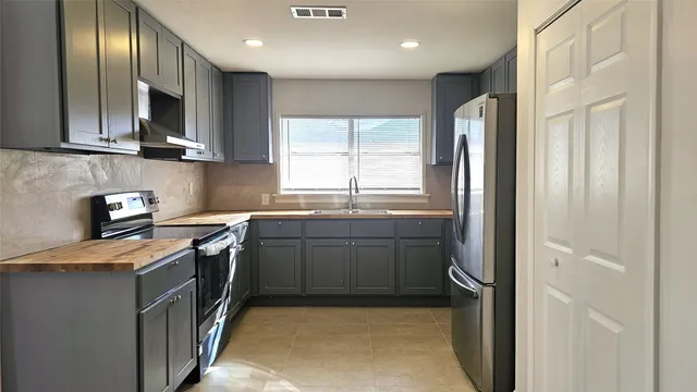 $1,900 | 1202 Dyer Avenue, Rosenberg, TX 77471