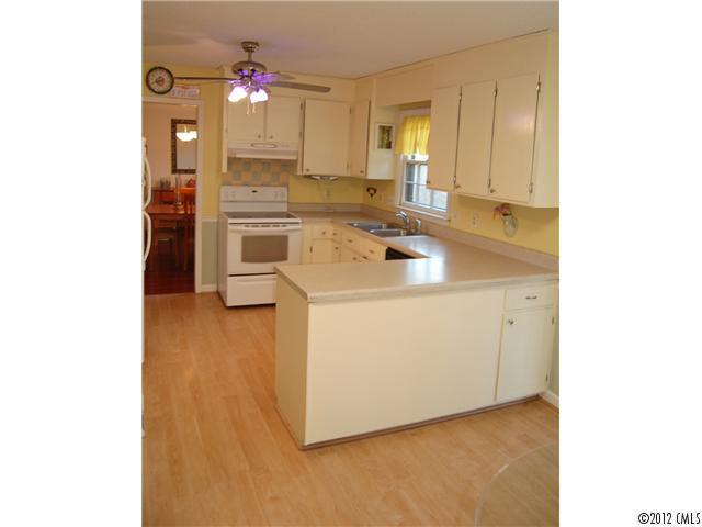 6827 Porterfield Road Charlotte, NC 28226 - Photo 4 of 11 Gallery Image 4