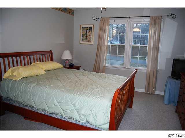 6827 Porterfield Road Charlotte, NC 28226 - Photo 7 of 11 Gallery Image 7