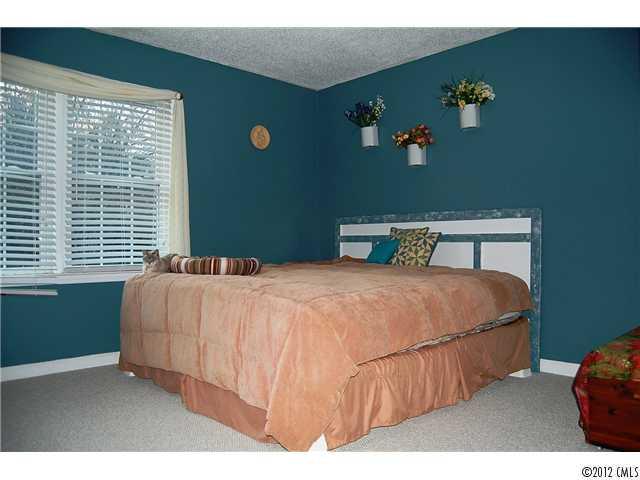 6827 Porterfield Road Charlotte, NC 28226 - Photo 8 of 11 Gallery Image 8