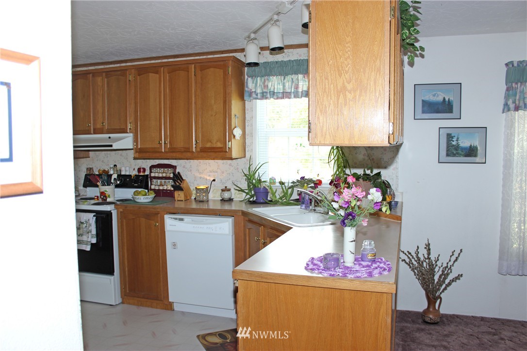 10215 School Land Road Southwest Rochester, WA 98579 - Photo 9 of 23