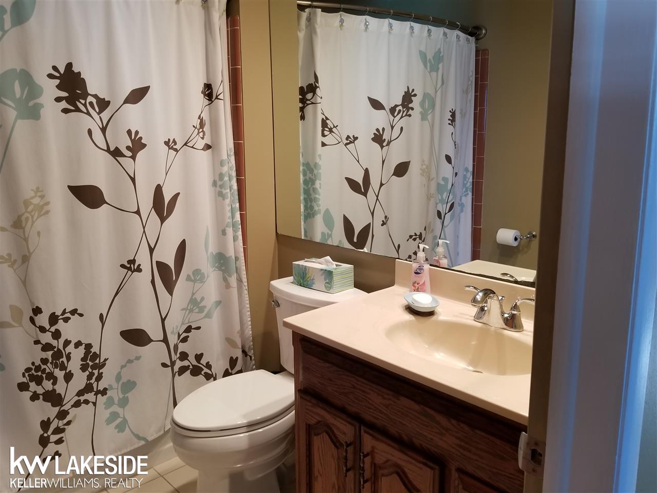 32326 Parker Circle Warren, MI 48088 - Photo 18 of 47 31340121-17.JPG