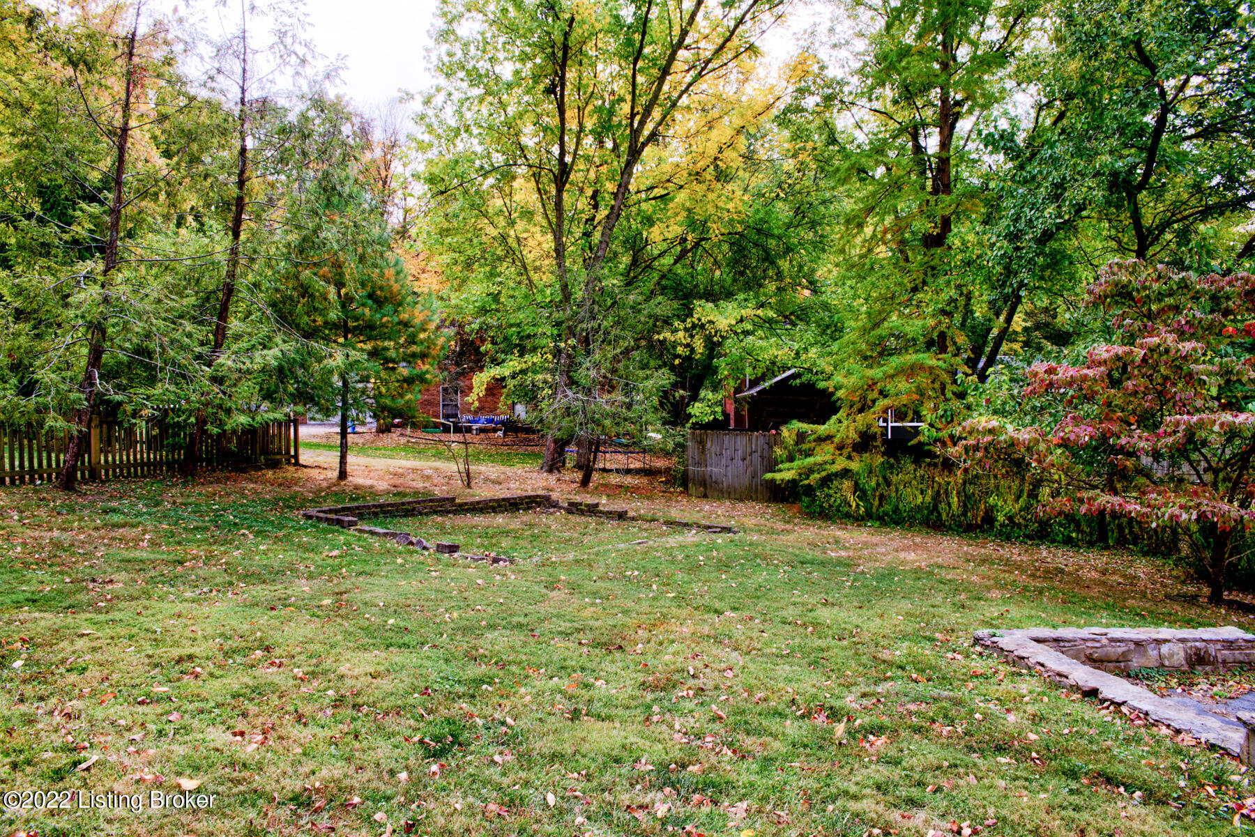 7102 Fox Harbor Road Prospect, KY 40059 - Photo 47 of 47 another view of back yard