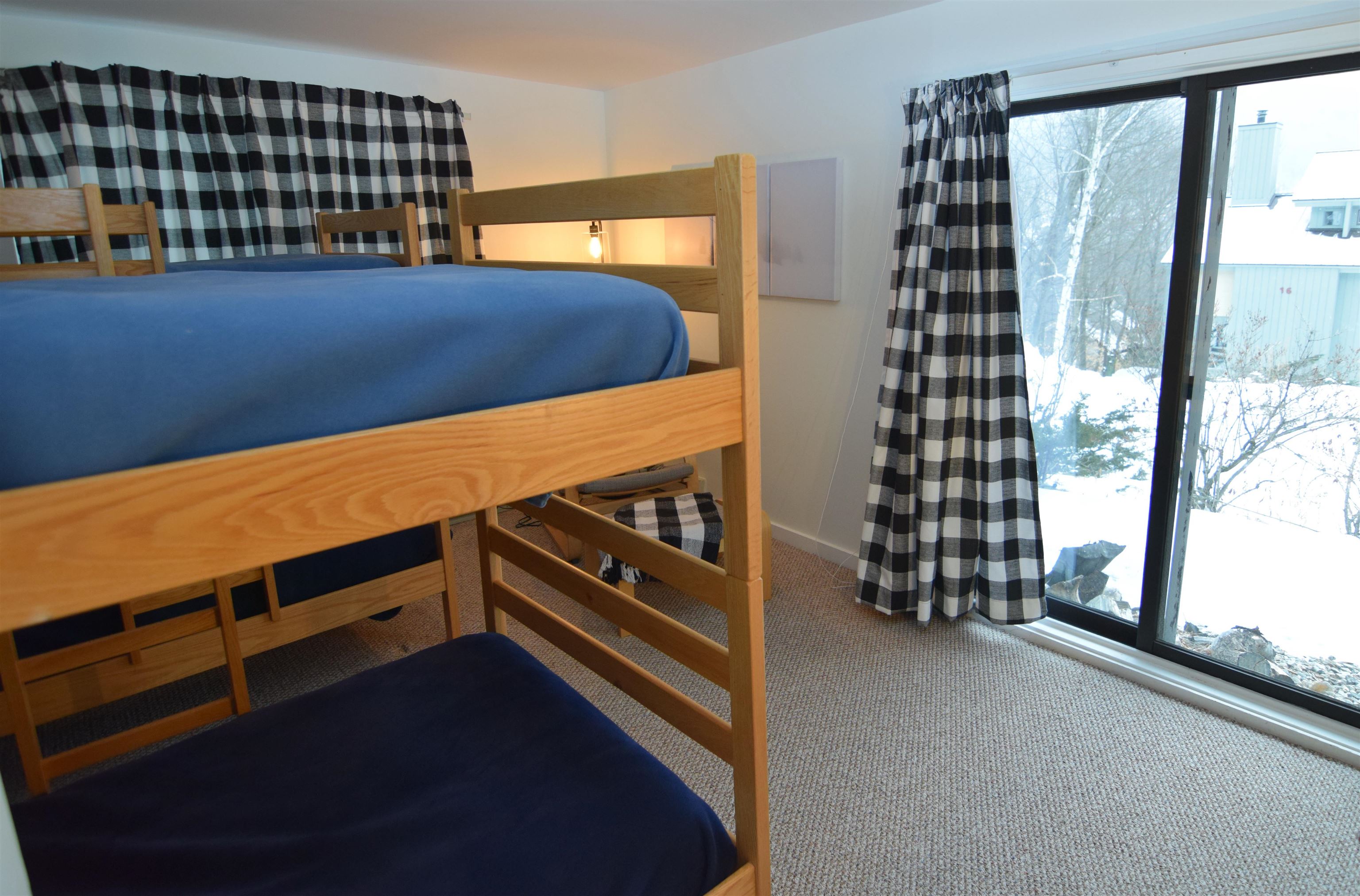 15 Birch Road, Unit 1 Lincoln, NH 03251 - Photo 24 of 39