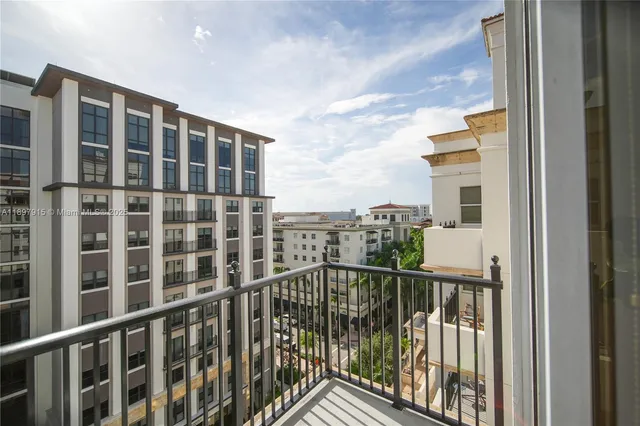 $615,000 | 4100 Salzedo Street, Unit 916, Coral Gables, FL 33146