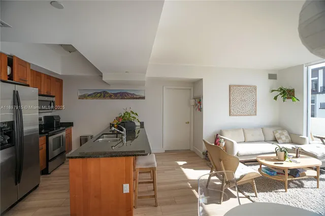 $615,000 | 4100 Salzedo Street, Unit 916, Coral Gables, FL 33146