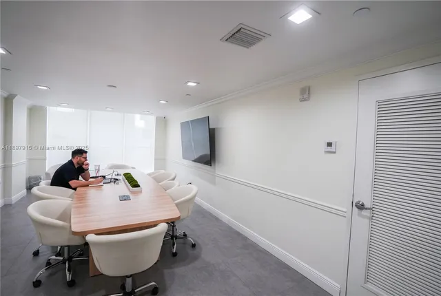 $615,000 | 4100 Salzedo Street, Unit 916, Coral Gables, FL 33146