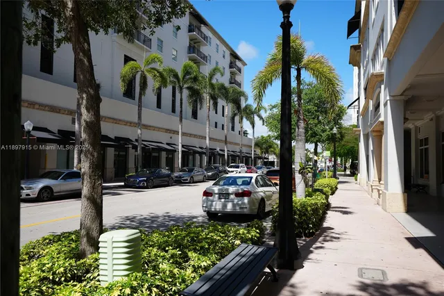 $615,000 | 4100 Salzedo Street, Unit 916, Coral Gables, FL 33146