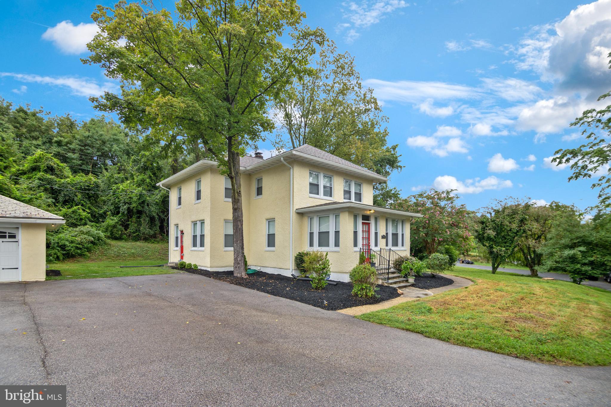 6058 Ritchie Highway Baltimore, MD 21225 - Photo 45 of 52 6058 RTICHIE HWY-EXTERIOR VIEW - MASSIVE DRIVEWAY