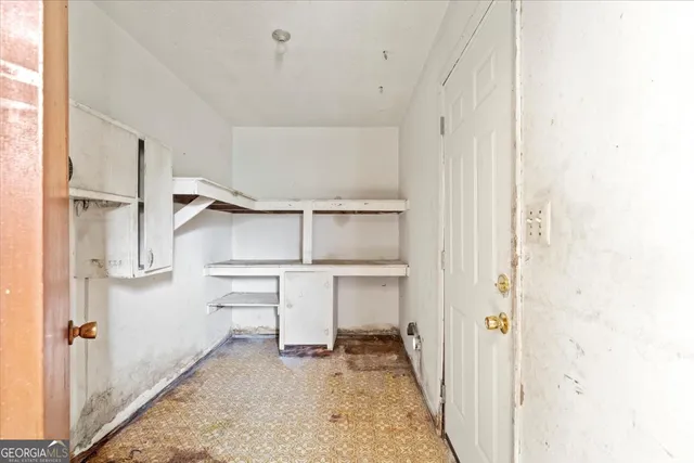 a view of a walk in closet