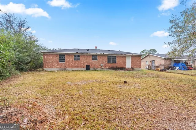 a front view of house with yard