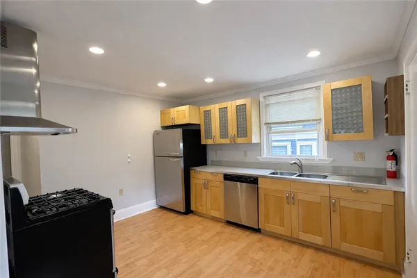 $2,000 | 739 Rock Street, Unit 1, Fall River, MA 02720