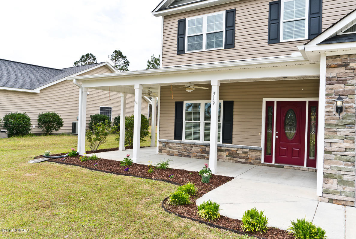319 Inverness Drive Hubert, NC 28539 - Photo 2 of 48 Front Porch