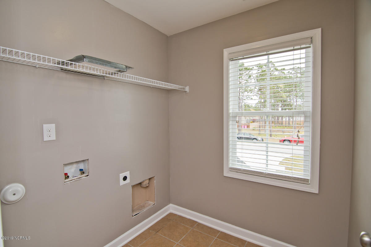 319 Inverness Drive Hubert, NC 28539 - Photo 35 of 48 Laundry Room