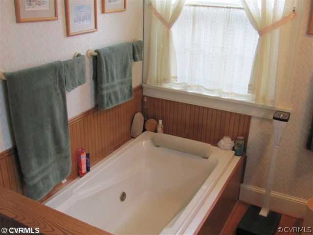 7110 Club Road Henrico, VA 23228 - Photo 11 of 14 Master Bath/Spa