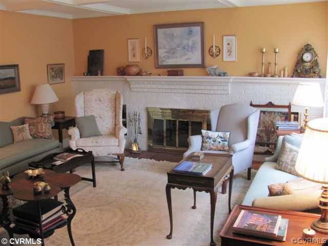 7110 Club Road Henrico, VA 23228 - Photo 2 of 14 Living Room