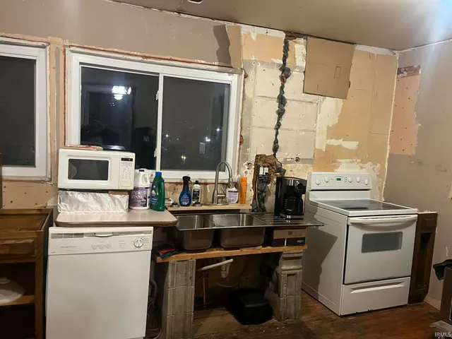 $140,999 | 1716 15th Street, Bedford, IN 47421