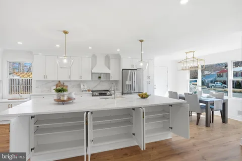 $929,900 | 9077 Brook Ford Road, Burke, VA 22015