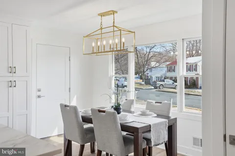 $929,900 | 9077 Brook Ford Road, Burke, VA 22015