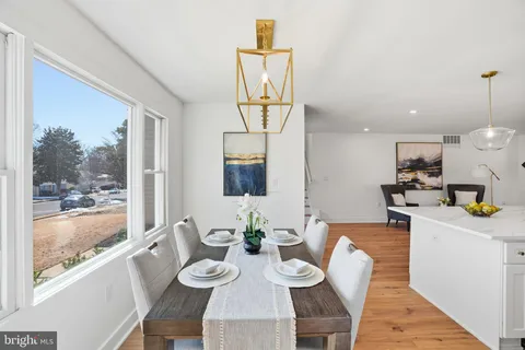 $929,900 | 9077 Brook Ford Road, Burke, VA 22015