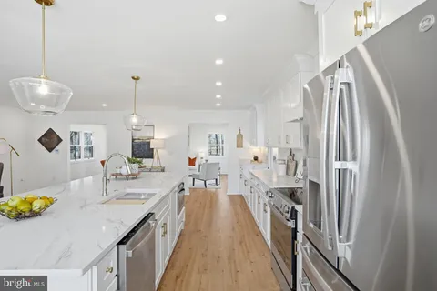 $929,900 | 9077 Brook Ford Road, Burke, VA 22015