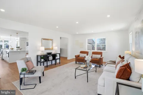 $929,900 | 9077 Brook Ford Road, Burke, VA 22015