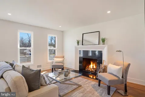 $929,900 | 9077 Brook Ford Road, Burke, VA 22015