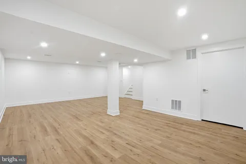 $929,900 | 9077 Brook Ford Road, Burke, VA 22015