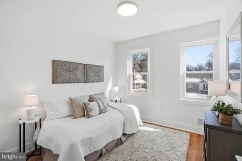 $929,900 | 9077 Brook Ford Road, Burke, VA 22015