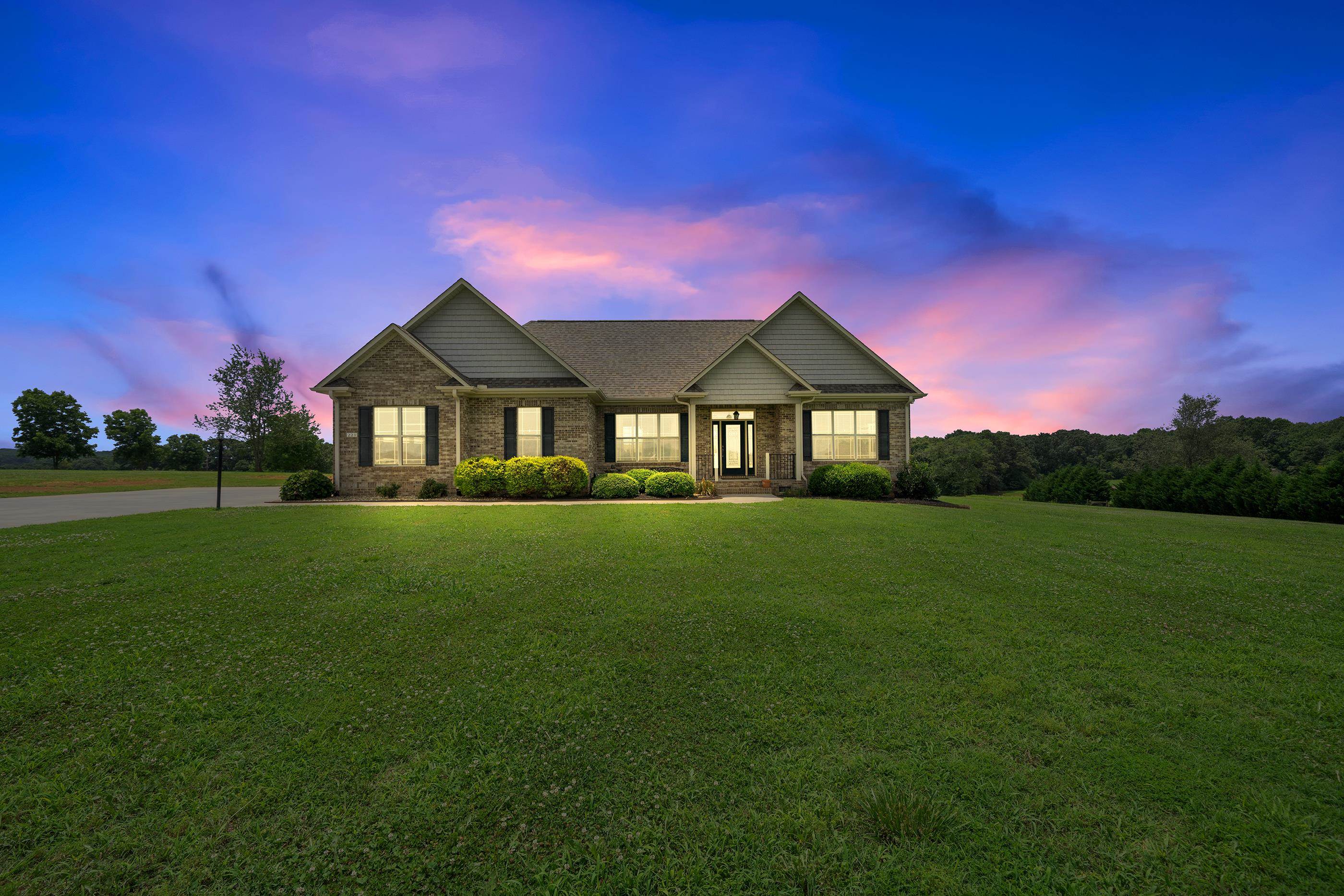 221 Robbs School Road Gaffney, SC 29341 - Photo 1 of 36 Gallery Image 1