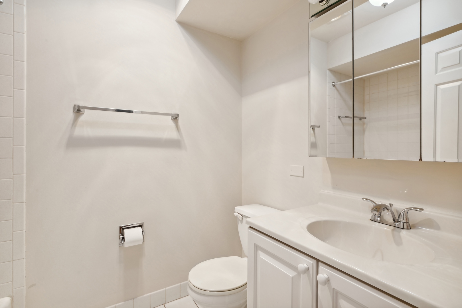 435 Ridge Road, Unit 103 Wilmette, IL 60091 - Photo 13 of 16 Gallery Image 13