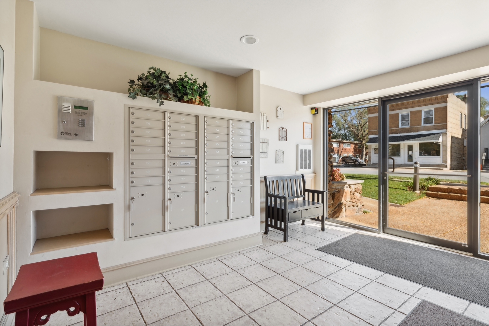 435 Ridge Road, Unit 103 Wilmette, IL 60091 - Photo 2 of 16 Gallery Image 2