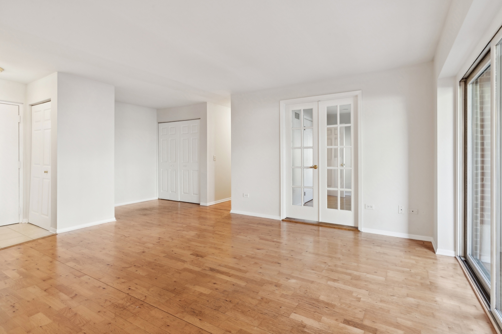 435 Ridge Road, Unit 103 Wilmette, IL 60091 - Photo 5 of 16 Gallery Image 5