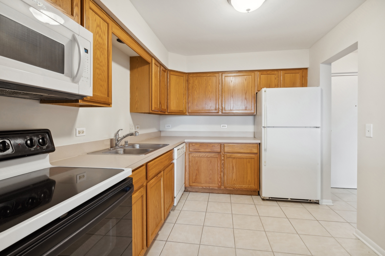 435 Ridge Road, Unit 103 Wilmette, IL 60091 - Photo 6 of 16 Gallery Image 6