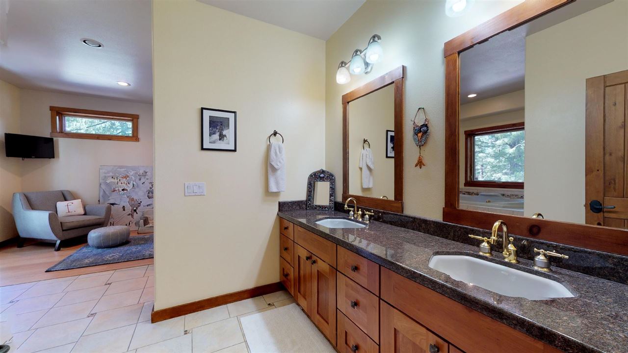 258 Ridge Way, Unit 15 Mammoth Lakes, CA 93546 - Photo 12 of 29 Gallery Image 12
