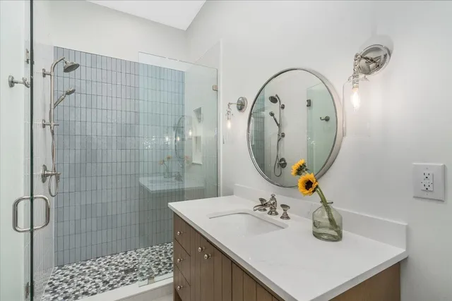 $1,985,000 | 63 Commander's Helm, Laconia, NH 03246