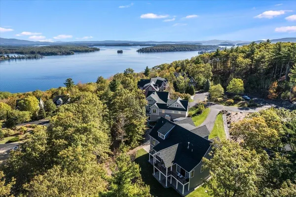 $1,985,000 | 63 Commander's Helm, Laconia, NH 03246