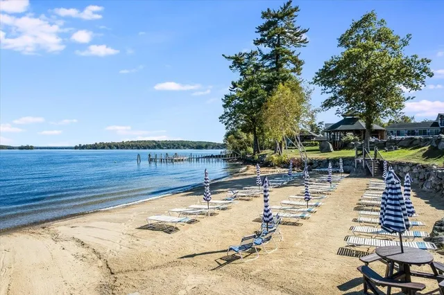 $1,985,000 | 63 Commander's Helm, Laconia, NH 03246